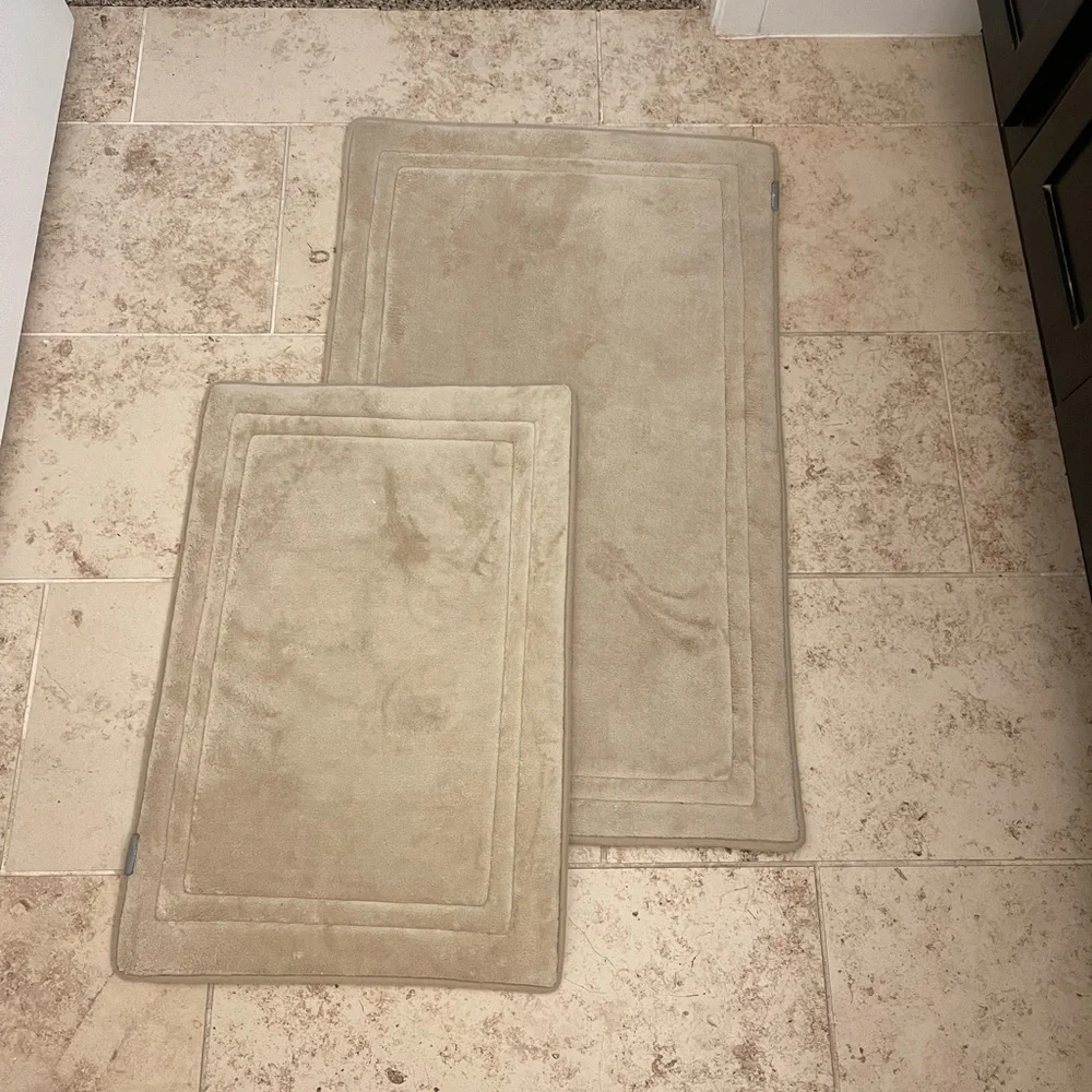 Beige Bath Mats